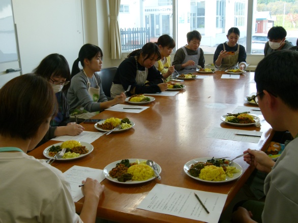 フードロス教室参加者で試食