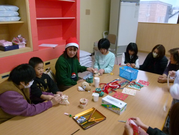 工作を行う子ども達